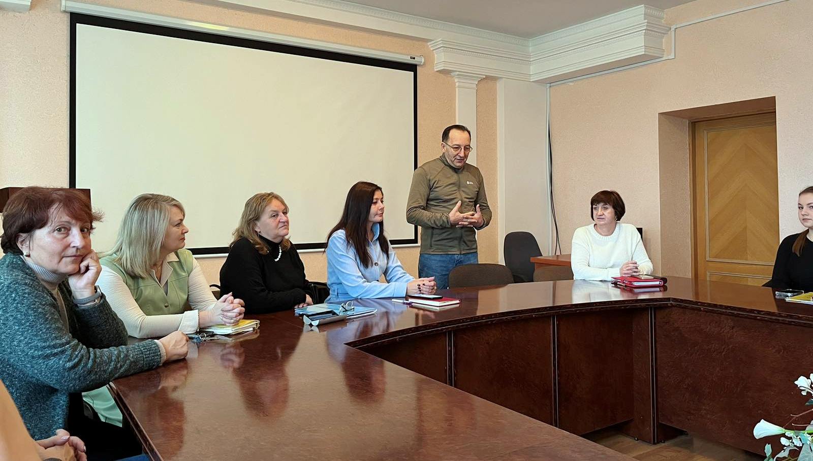 Василь Лопух разом з колегами